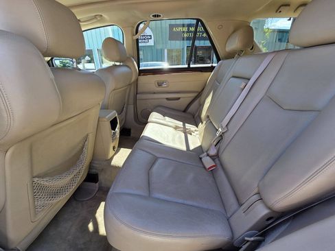 Used 2007 Cadillac SRX w/ Utility Package RWD image 15