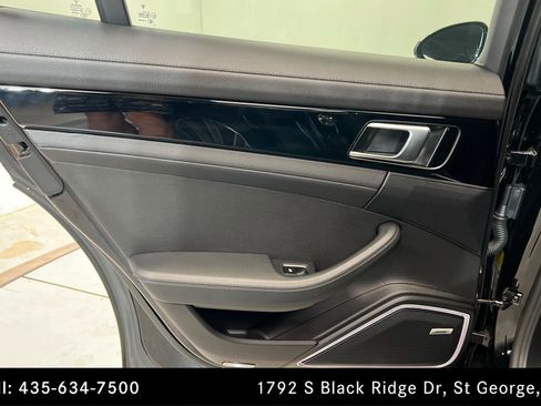 Used 2017 Porsche Panamera 4 AWD/4WD image 18