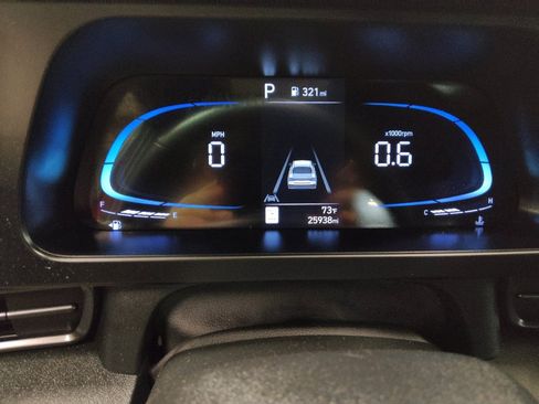 Used 2025 Hyundai Elantra Sport image 23