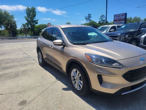 Used 2020 Ford Escape SE FWD image 8