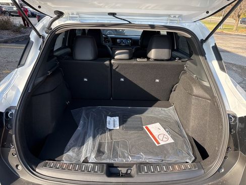 New 2026 Nissan Kicks SR image 22