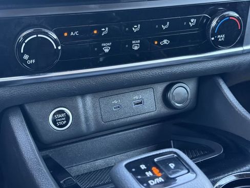 Used 2023 Nissan Rogue S image 18
