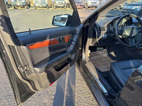 Used 2011 Mercedes-Benz C 300 4MATIC Sedan image 11