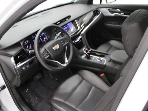 Certified 2024 Cadillac XT6 Premium Luxury image 18