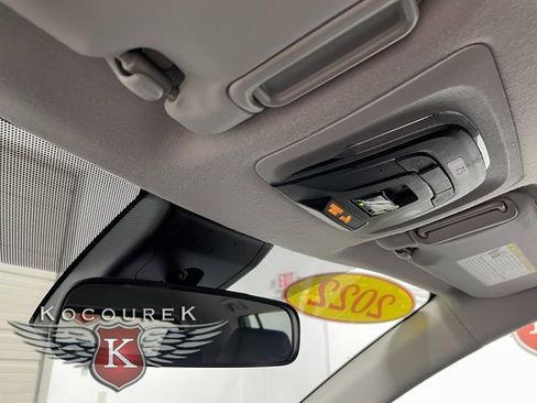 Used 2022 Toyota Corolla Cross LE image 18