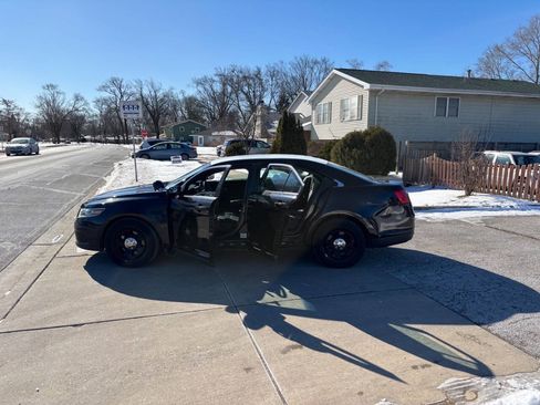 Used 2019 Ford Taurus Police Interceptor AWD w/ 2-tone Vinyl Package #1 image 2