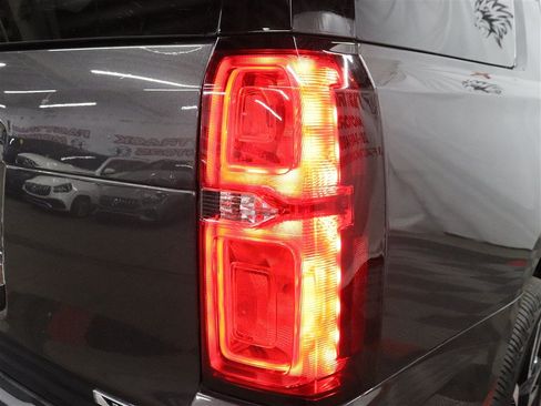 Used 2018 Chevrolet Tahoe Premier AWD/4WD image 11