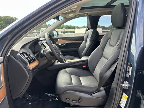 Certified 2024 Volvo XC90 T8 Plus AWD/4WD image 19