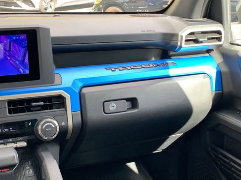 Used 2025 Toyota Tacoma TRD Off-Road image 34