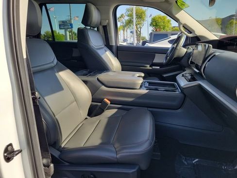 Certified 2025 Ford Expedition Active AWD/4WD image 19