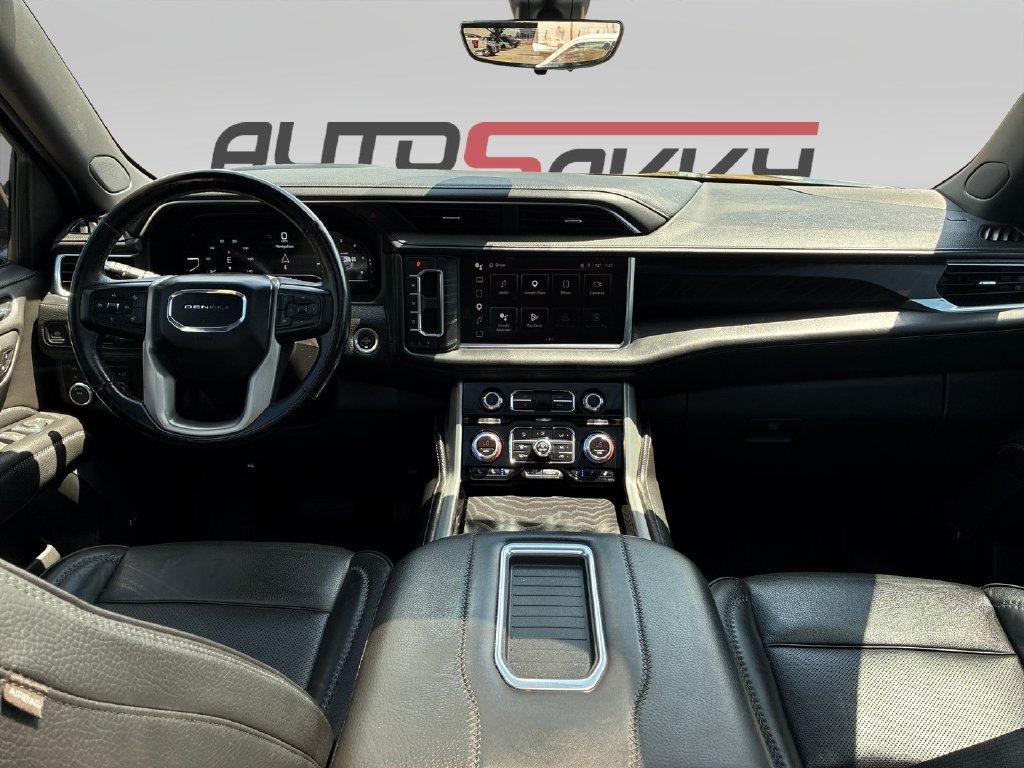 Used 2022 GMC Yukon Denali w/ Advanced Technology Package AWD/4WD image 18