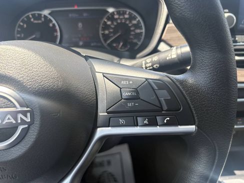 Used 2025 Nissan Altima 2.5 SV FWD image 24