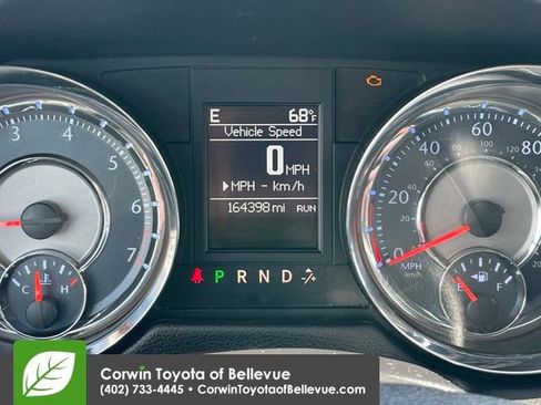 Used 2013 Chrysler Town & Country Touring image 10