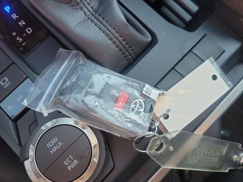 Certified 2025 Toyota Tacoma SR5 image 35