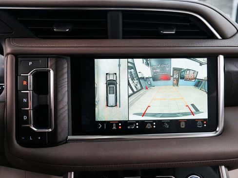 Used 2024 GMC Yukon XL Denali w/ Advanced Technology Package AWD/4WD image 20