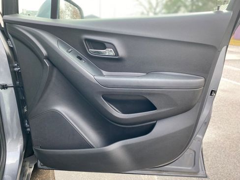 Used 2020 Chevrolet Trax LS w/ Tint and Cruise Package image 9