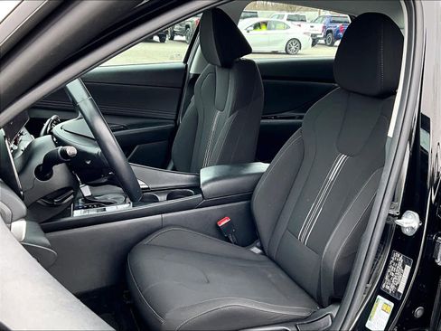 Used 2023 Hyundai Elantra SEL w/ Convenience Package image 10