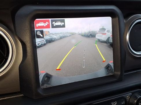 Used 2021 Jeep Gladiator Rubicon AWD/4WD image 24