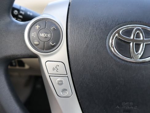 Used 2014 Toyota Prius V Three FWD image 19