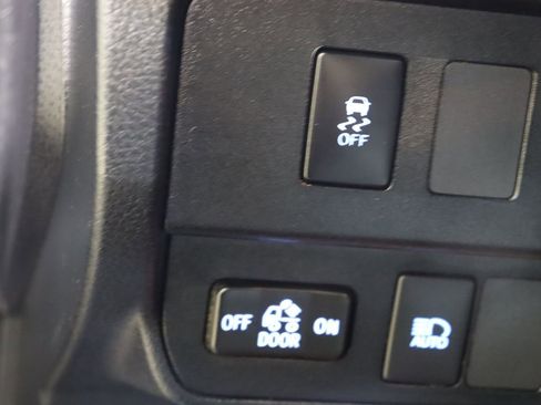 Used 2023 Toyota Tacoma SR image 43