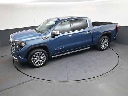 Used 2025 GMC Sierra 1500 Denali w/ Denali Reserve Package AWD/4WD image 29