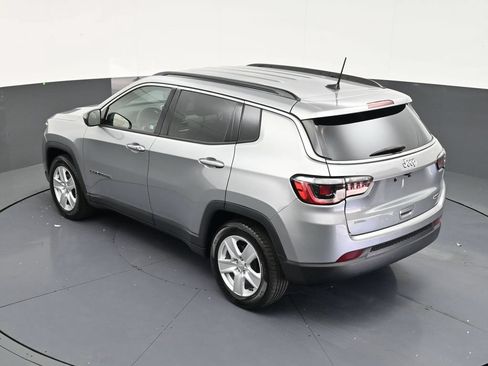 Used 2022 Jeep Compass Latitude FWD image 15