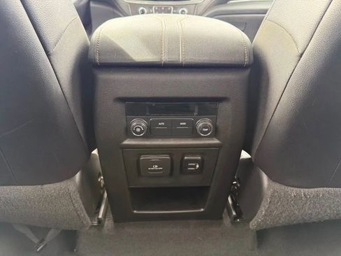 Used 2018 Chevrolet Traverse LT image 30