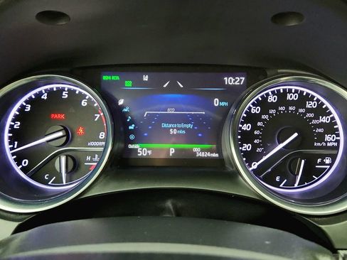 Used 2019 Toyota Camry XLE FWD image 13