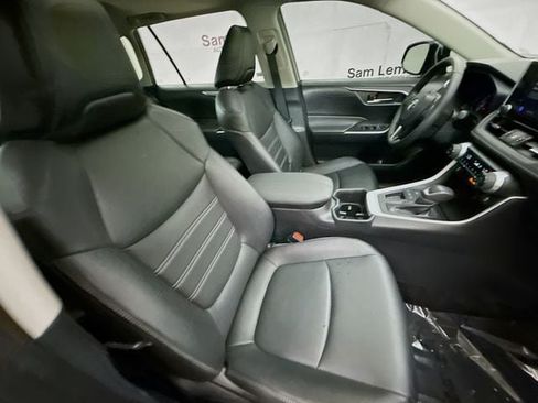 Used 2024 Toyota RAV4 XLE Premium FWD image 29