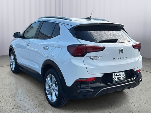 Used 2024 Buick Encore GX Sport Touring FWD image 3