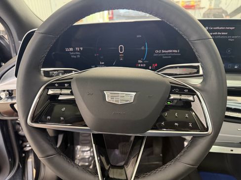 Used 2024 Cadillac Lyriq Luxury AWD/4WD image 17