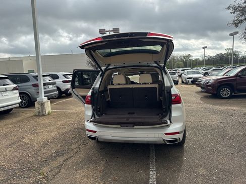 Used 2019 BMW X7 xDrive40i w/ Premium Package image 8