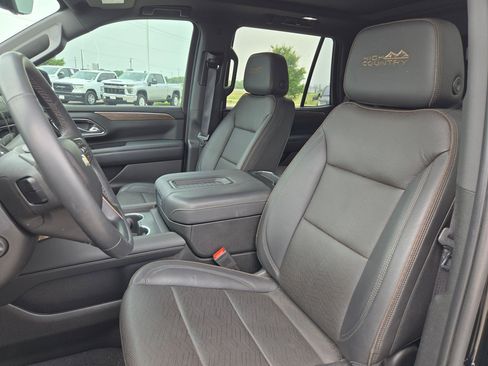 Used 2023 Chevrolet Tahoe High Country AWD/4WD image 10