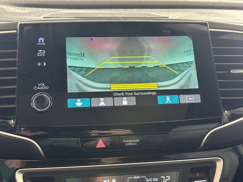Used 2022 Honda Pilot Touring image 6