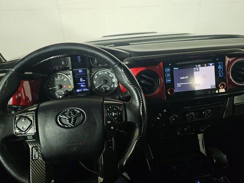 Used 2019 Toyota Tacoma TRD Sport w/ Technology Package AWD/4WD image 7