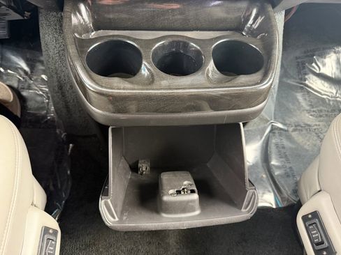 Used 2017 Chevrolet Express 2500 Extended image 36