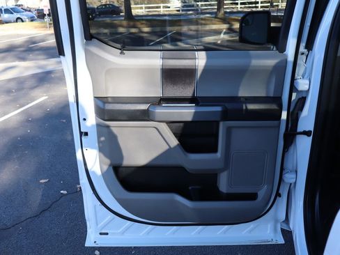 Used 2019 Ford F150 XLT image 24