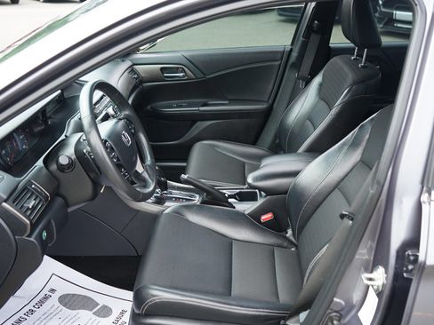 Used 2016 Honda Accord Sport image 11