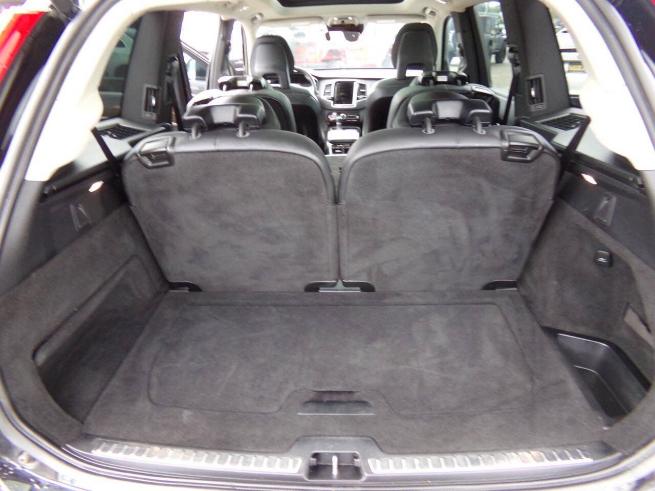 Used 2016 Volvo XC90 T6 Momentum w/ Momentum Plus Package AWD/4WD image 16