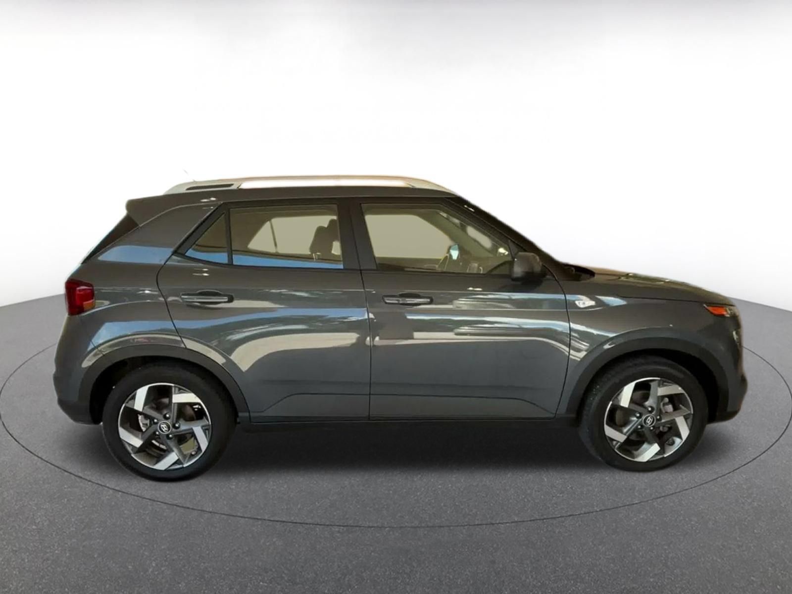 Used 2026 Hyundai Venue SEL FWD image 15