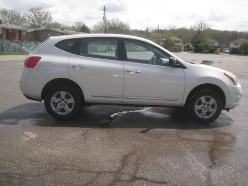 Used 2014 Nissan Rogue S AWD/4WD image 4