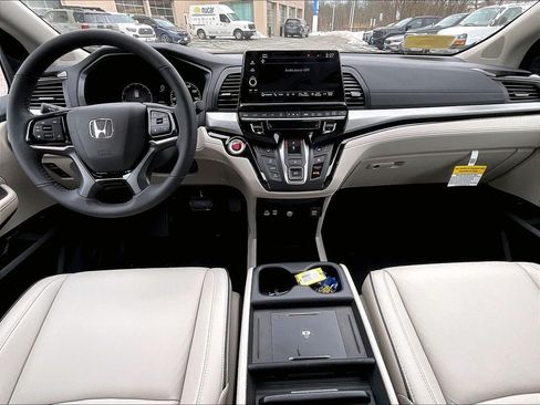 New 2026 Honda Odyssey Touring image 12