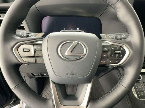 Used 2024 Lexus GX 550 w/ Accessory Package (Z1) image 16