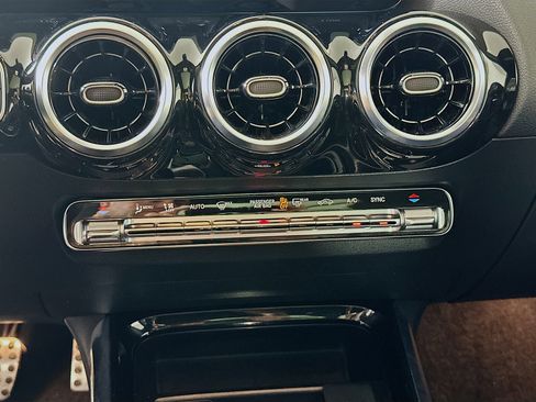 Used 2023 Mercedes-Benz GLA 250 GLA 250 image 23