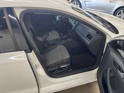 Used 2017 Volkswagen Jetta S FWD image 43