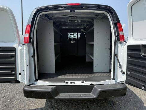 New 2025 Chevrolet Express 3500 Extended image 19