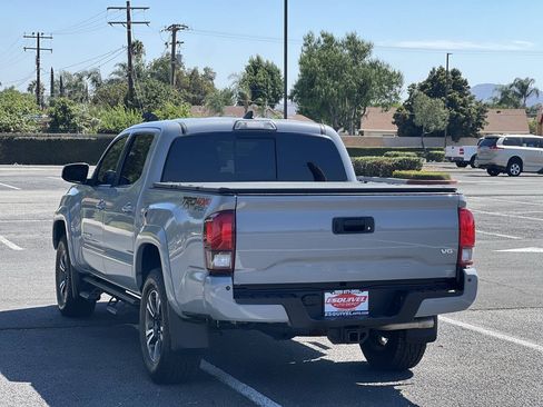 Used 2019 Toyota Tacoma TRD Sport AWD/4WD image 35
