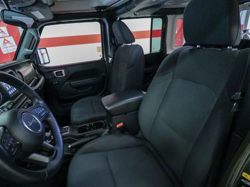 Used 2021 Jeep Wrangler Unlimited Sport image 11