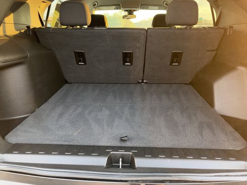 Used 2022 Chevrolet Equinox LT image 31