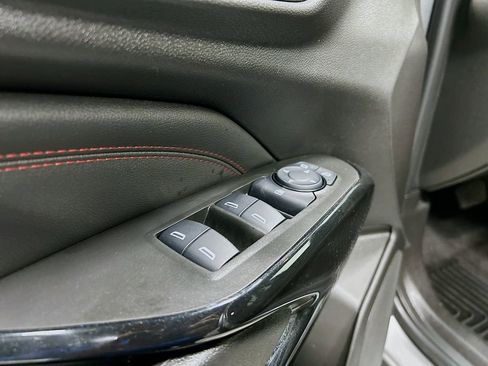 Certified 2025 Chevrolet Trax RS w/ Sunroof Package image 17